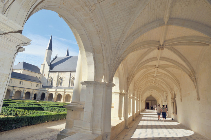 Dans le cloître de l’abbaye royale de Fontevraud. / Frank Perry/AFP